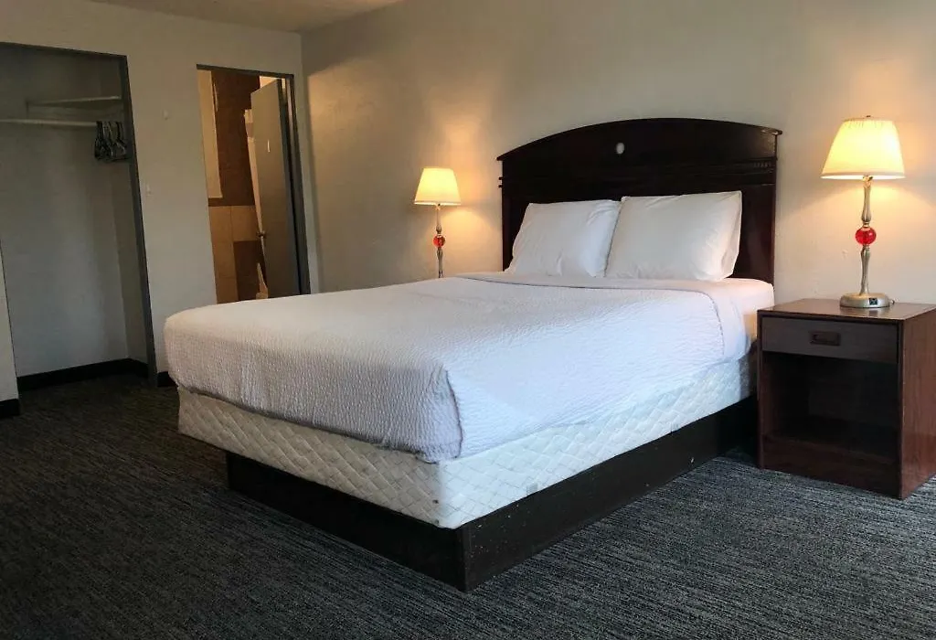 Portland Super Value Inn-1
